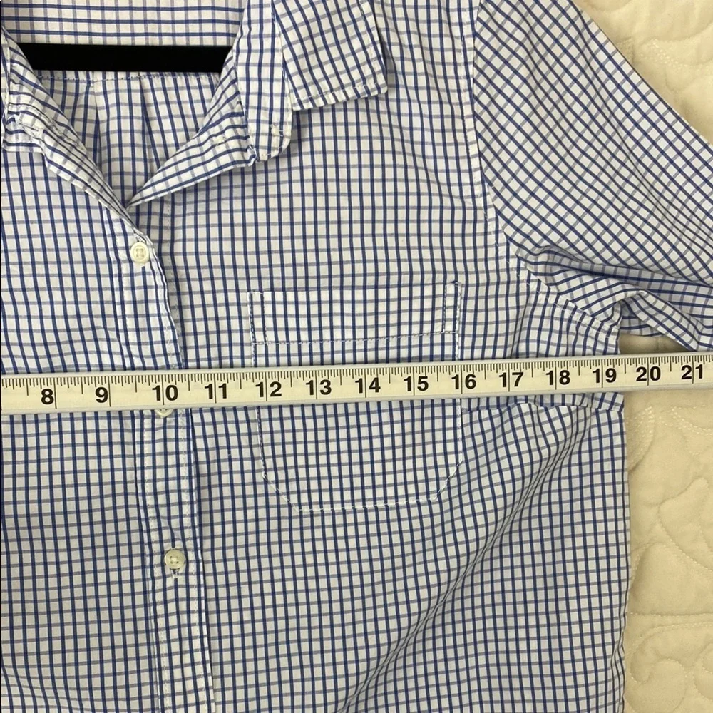Old Navy The Classic Shirt Blue and White Casual Button Down Cotton Size Medium - Picture 6 of 8